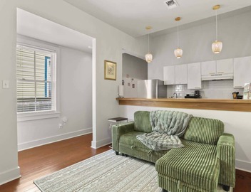 Perfectly Located 1 Bedroom I Uptown - Magazine St 2