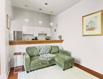 Perfectly Located 1 Bedroom I Uptown - Magazine St 5