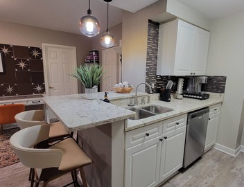 Perfectly Located Modern Downtown DC Apartment 2