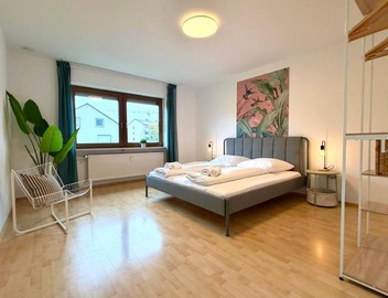 Perfekt für 4-6! Küche Garage S-Bahnhof Flughafen 3