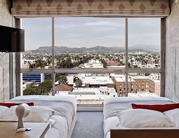 Pet-Friendly Fun, Relax in the Heart of LA, Hollywood Hills View, Pool! 3