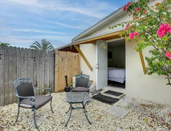 Pet-Friendly Stuart Studio < 3 Mi to Downtown! 4