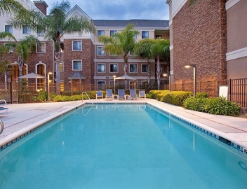 Pet- friendly Suites with Free Breakfast in Great Location Near Black's Beach! 4