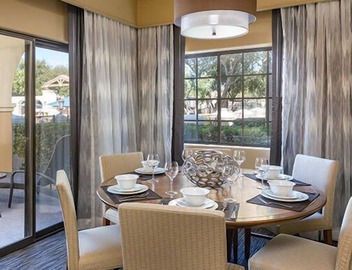 Phoenix | Desert Golf Retreat | Pool, Dining & Sunsets 3