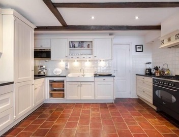 Picture perfect 1650 house overlooking Prinsengracht canal - luxury with charm 2