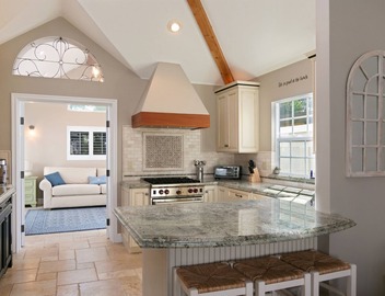 Pierpont Beach Ventura GEM Sleeps 6 Family Friendly-2 Min Walk to the Beach! 3