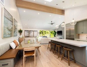 Playa Vida - completely remodeled with A/C, Hot Tub, beach, close to everything! 2