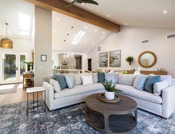 Playa Vida - completely remodeled with A/C, Hot Tub, beach, close to everything! 3