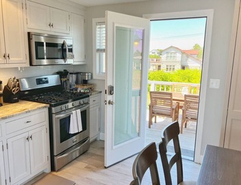 Plum Island Sunkisser: Beachfront & Views! Condo 3