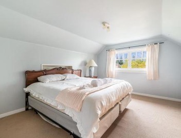 Point Grey 4BR Home near UBC Sleeps 10 3