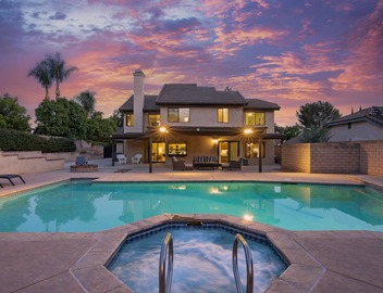 'Poltergeist' Movie House – Premium Stay with Pool, Hot Tub, Fire Pit & More 5