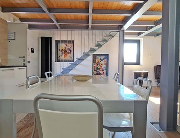 Ponte Milvio Luxury House offers 5 STAR spaces, furnishings, services and comfort. 2