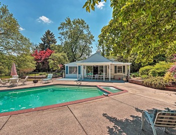 Pool & Courtyard: Timeless Home in Lansdale 4