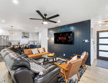POOL + DECK OASIS - 8 Minutes from Zilker 2