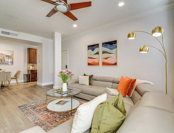 Pool & Hot Tub Access! Lovely Scottsdale Retreat 3
