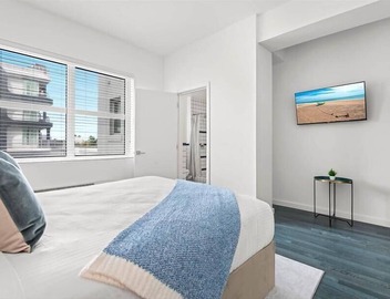 Pool, Terrace & ATM Onsite! Prime Miami Studio nr Beaches 4