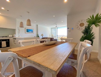 Pool View, Lift Access 509, Opposite North Cronulla Beach 3