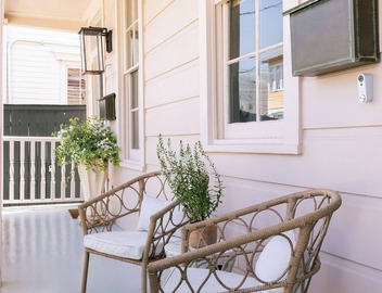 Porch Life and Local Nola Magic in a Newly Renovated Space! 3