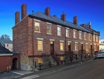 Portsea Place Hobart - designer studio + parking 4