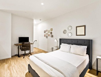 Posh Lofty Pad in Central Redmond - 92 Walkscore! 4