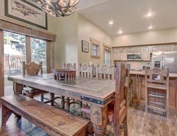 Premier 2-Story Townhome Minutes from Winter Activities 3