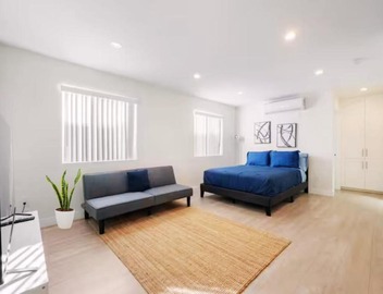 Prestige Studio Haven at Burbank 2