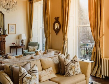 Prestigious Townhouse close to Princes Street 4