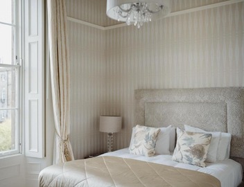 Prestigious Townhouse close to Princes Street 2