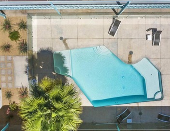 Prime DTPH Location w Pool 4