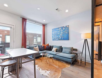 Prime East Downtown Studio w/pool, gym, laundry 4