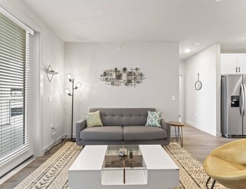 Prime Soco Charming 1BR King Suite w Pool Parking 4