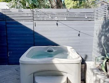 Pristine 1BD/1BA Bungalow + Hot Tub - Ocean Park 4