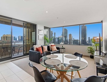 Pristine 2-Bed Central Apartment with City Views 4