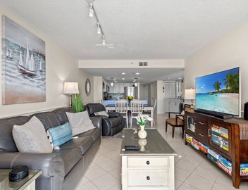 Pristine Direct Oceanfront Getaway Luxury Oasis 4