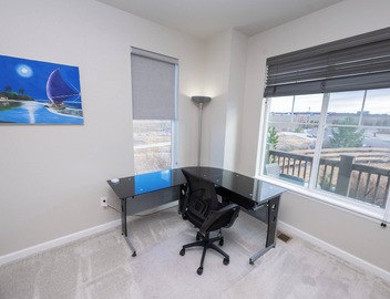 Pristine Modern Basecamp + Views 4