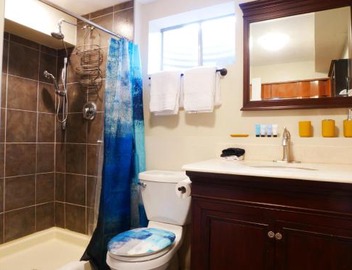Private Basement, Bath, Living Area In Morrison 4