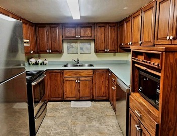 Private Basement suite, beautiful ravine! Perfect, Relaxation or Celebration 🤩 2