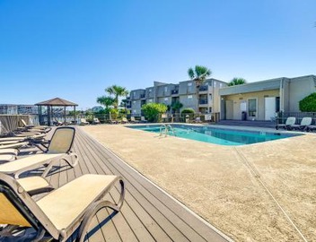 Private Beach & Pool Access: Murrells Inlet Condo! 2