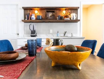 Private Classy 2nd Flr 3 Bed Apt Near Downtown 5