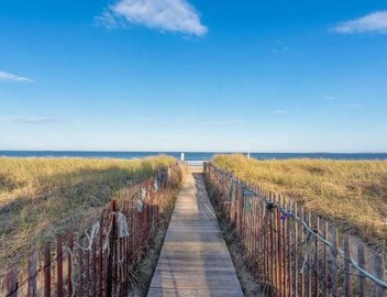 Private Coastal 4 Bedroom Residence in the Heart of Ocean Park Maine with Nearby Beach Access 2
