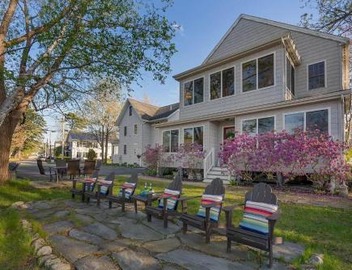 Private Coastal 4 Bedroom Residence in the Heart of Ocean Park Maine with Nearby Beach Access 3