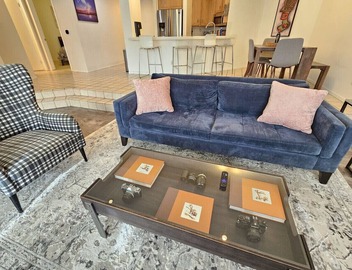 Private condo with cozy beach vibes in Venice! 5