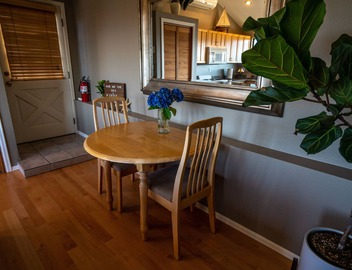 Private Cottage and Hot Tub, Spectacular Sunset & Mtn Views 4