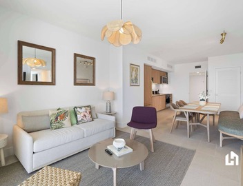 Private Ocean View Balcony, Pool & Gym walk to Bayside 4