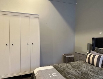 Private open floor plan studio apartment 4
