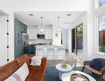 Private peaceful Zen house located in a vibrant East Austin neighborhood. 3