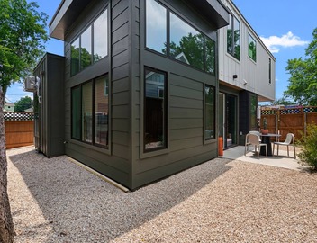 Private peaceful Zen house located in a vibrant East Austin neighborhood. 5
