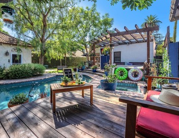Private Pool + Hot Tub, Gated Guesthouse, Mid-City LA Near LAX 5