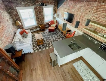 Private Rooftop Deck!/Artsy Apt/Old Port Arts Dist 2