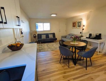 Private room in Chic Main St suite 4